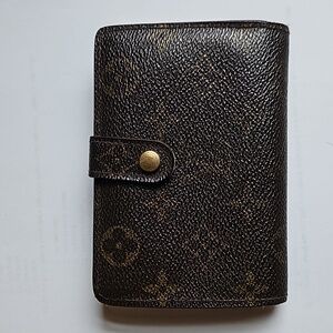 Authentic preloved 1998 Vintage Louis Vuitton Monogram Viennois Kiss Lock Wallet